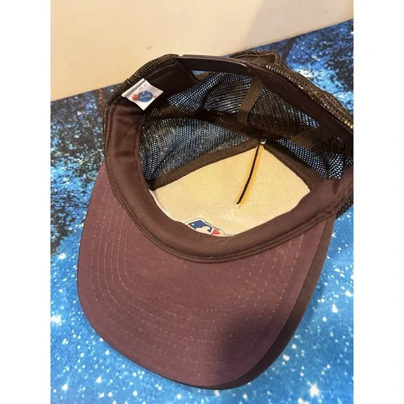 Vintage San Diego Padres Mesh SnapBack Hat - Picture 5 of 6